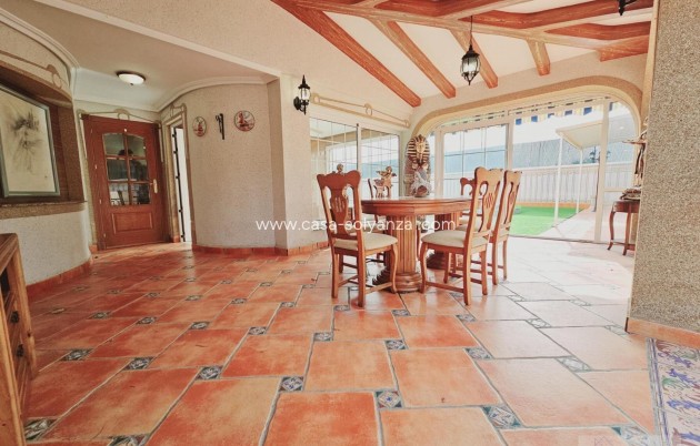 Resale - Villa - Torrevieja - La Siesta