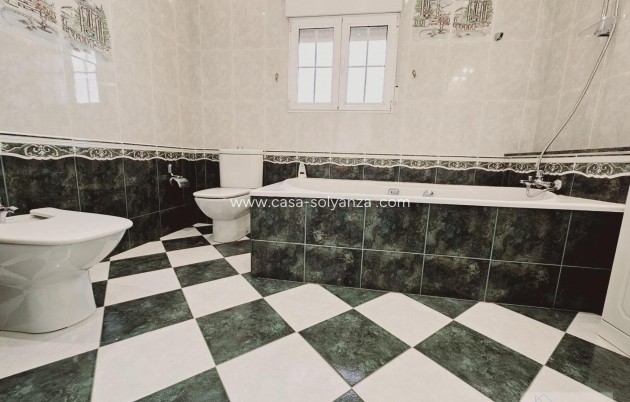 Resale - Villa - Torrevieja - La Siesta