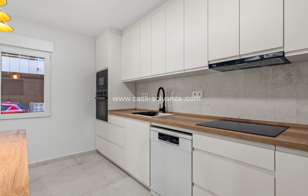 Resale - Apartment / flat - Torrevieja - Torrevieja Centro