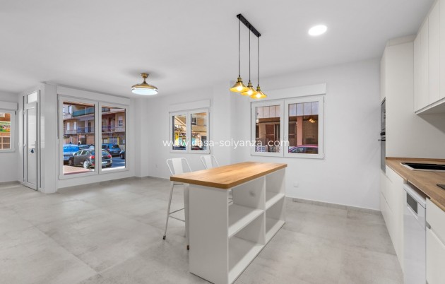 Resale - Apartment / flat - Torrevieja - Torrevieja Centro
