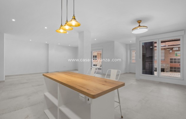 Resale - Apartment / flat - Torrevieja - Torrevieja Centro