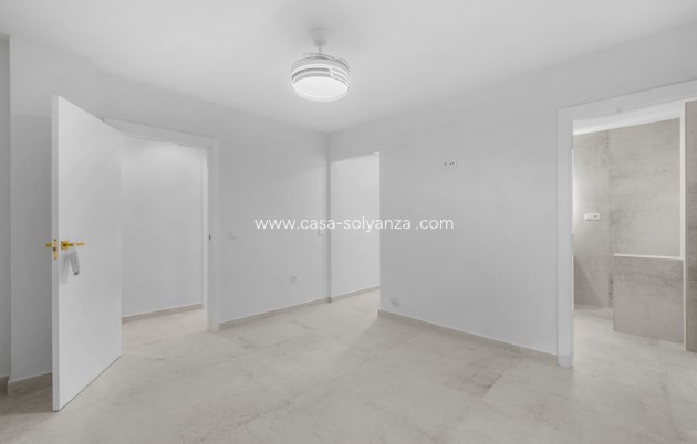 Resale - Apartment / flat - Torrevieja - Torrevieja Centro