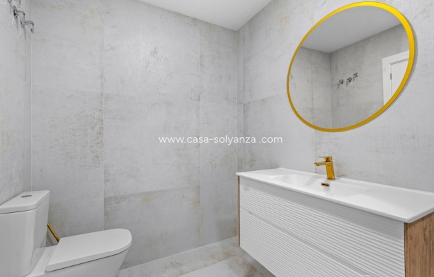 Resale - Apartment / flat - Torrevieja - Torrevieja Centro