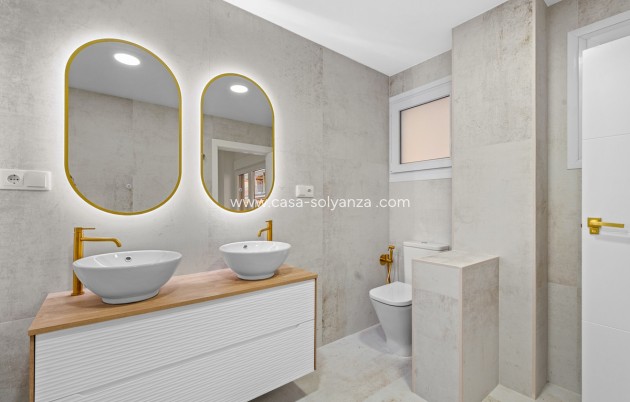 Resale - Apartment / flat - Torrevieja - Torrevieja Centro