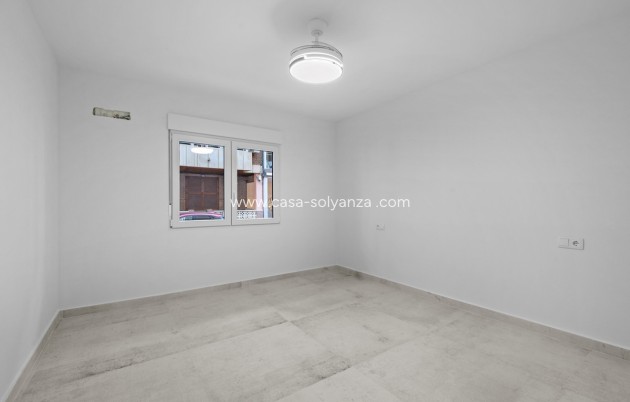 Resale - Apartment / flat - Torrevieja - Torrevieja Centro