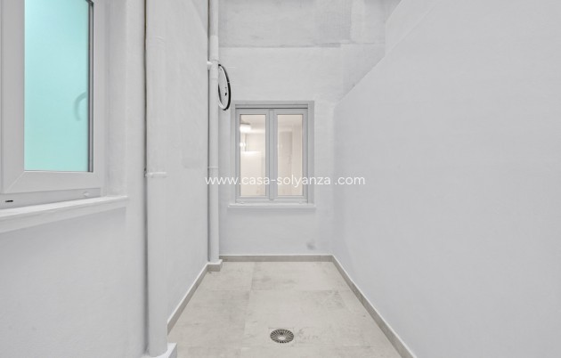 Resale - Apartment / flat - Torrevieja - Torrevieja Centro