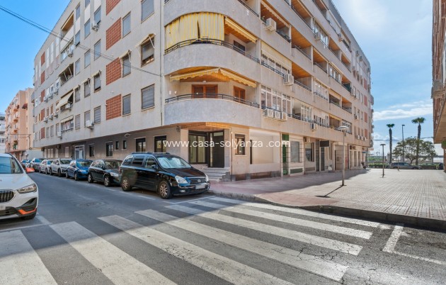 Resale - Apartment / flat - Torrevieja - Torrevieja Centro