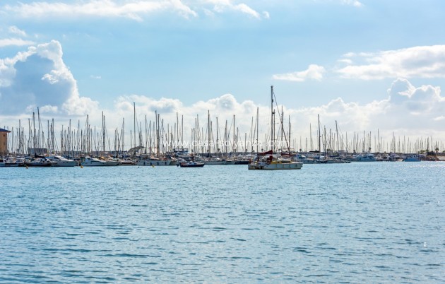 Resale - Apartment / flat - Torrevieja - Torrevieja Centro