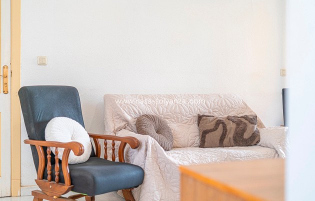Resale - Apartment / flat - Torrevieja - Torrevieja Centro