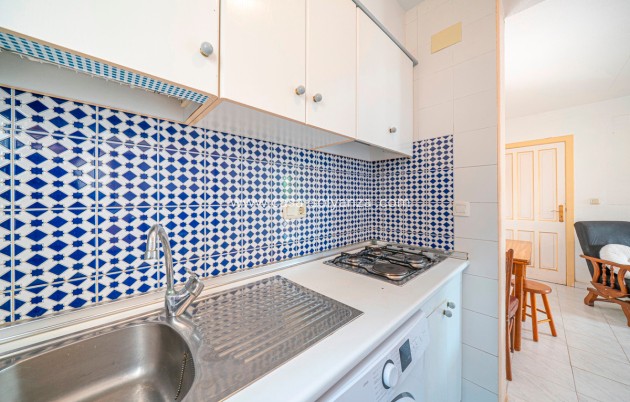 Resale - Apartment / flat - Torrevieja - Torrevieja Centro