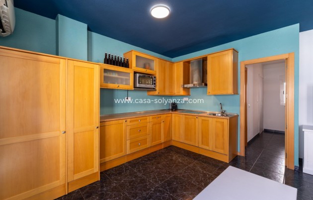 Resale - Apartment / flat - Torrevieja - Torrevieja Centro