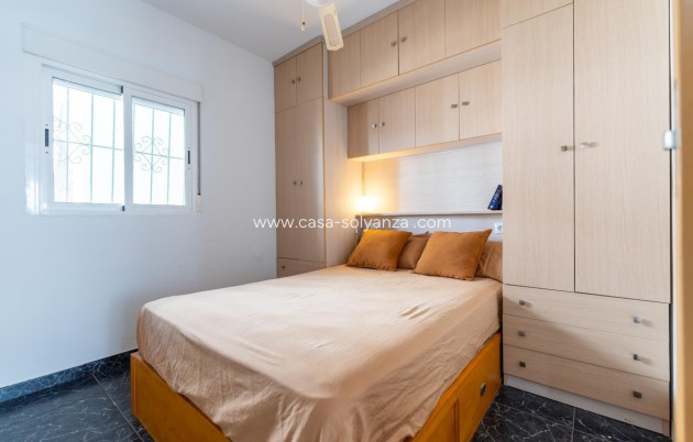 Resale - Apartment / flat - Torrevieja - Torrevieja Centro