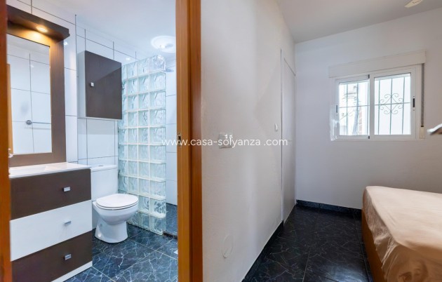 Resale - Apartment / flat - Torrevieja - Torrevieja Centro
