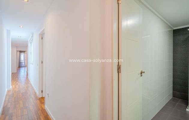 Resale - Apartment / flat - Torrevieja - Torrevieja Centro