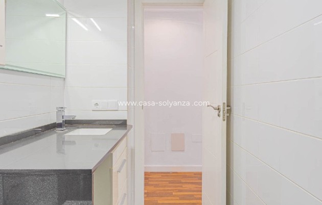 Resale - Apartment / flat - Torrevieja - Torrevieja Centro