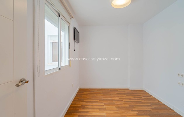 Resale - Apartment / flat - Torrevieja - Torrevieja Centro