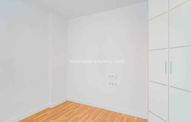 Resale - Apartment / flat - Torrevieja - Torrevieja Centro