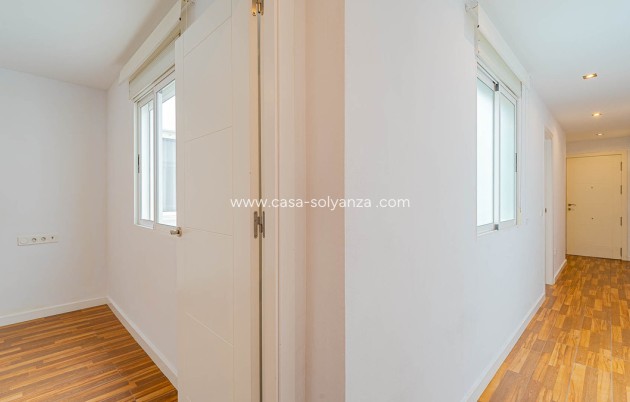 Resale - Apartment / flat - Torrevieja - Torrevieja Centro
