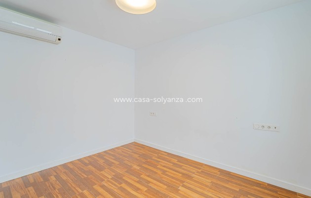 Resale - Apartment / flat - Torrevieja - Torrevieja Centro