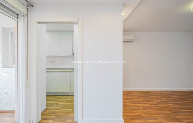 Resale - Apartment / flat - Torrevieja - Torrevieja Centro