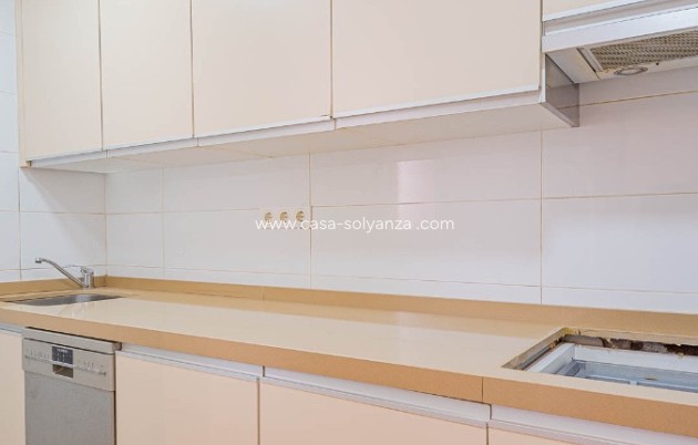 Resale - Apartment / flat - Torrevieja - Torrevieja Centro
