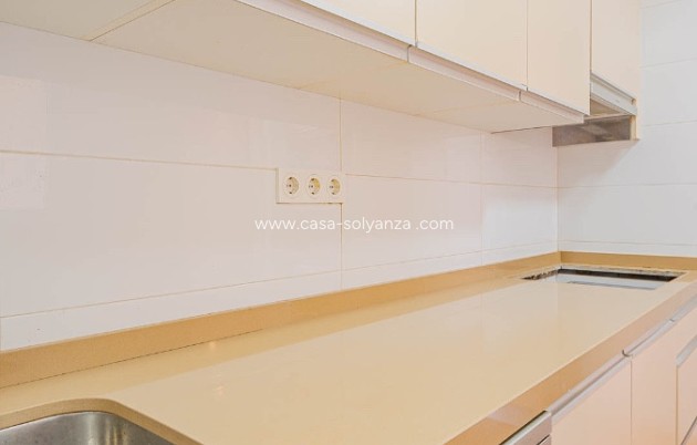 Resale - Apartment / flat - Torrevieja - Torrevieja Centro