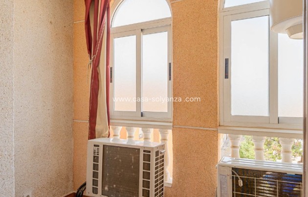 Resale - Apartment / flat - Torrevieja - Torrevieja Centro