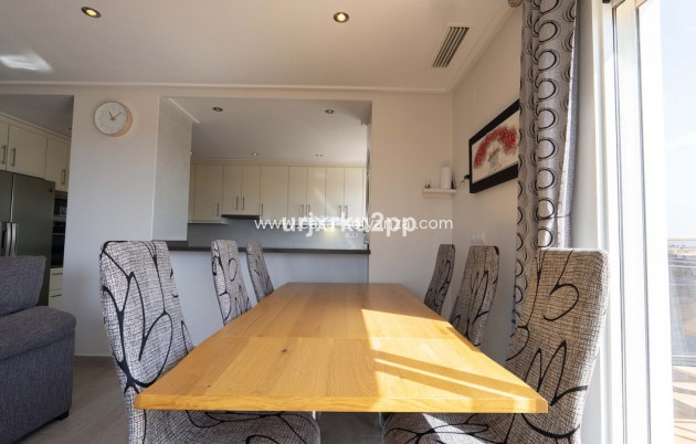 Resale - Apartment / flat - Orihuela - Villamartin