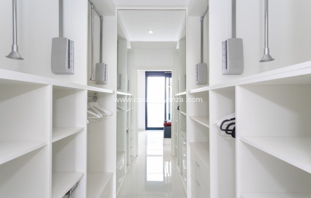 Resale - Apartment / flat - Orihuela - Punta Prima