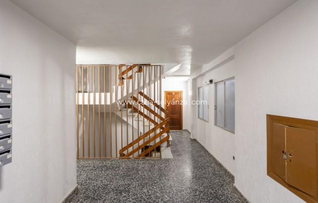 Resale - Apartment / flat - Torrevieja - La Mata
