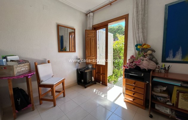 Resale - Townhouse - Torrevieja - Torrevieja Centro