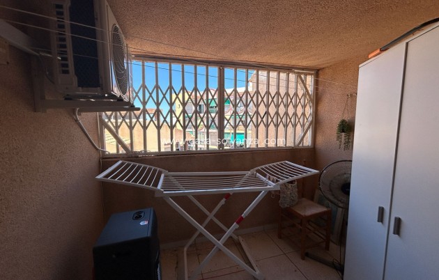 Resale - Apartment / flat - Torrevieja - Torrevieja Centro