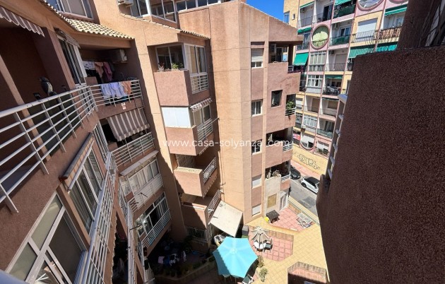 Resale - Apartment / flat - Torrevieja - Torrevieja Centro