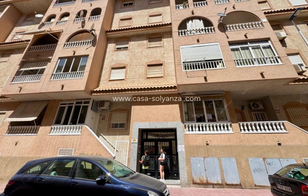 Resale - Apartment / flat - Torrevieja - Torrevieja Centro