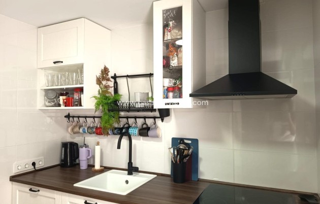 Resale - Villa - Torrevieja - La Siesta