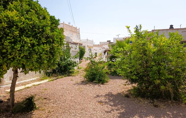 Resale - Villa - Torrevieja - La Siesta