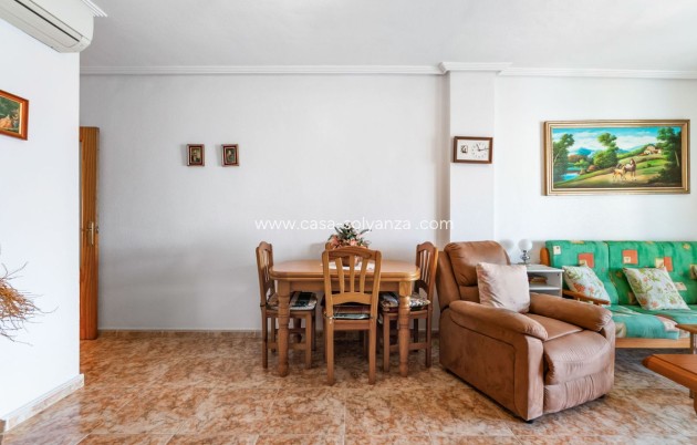 Resale - Apartment / flat - Torrevieja - Torrevieja Centro