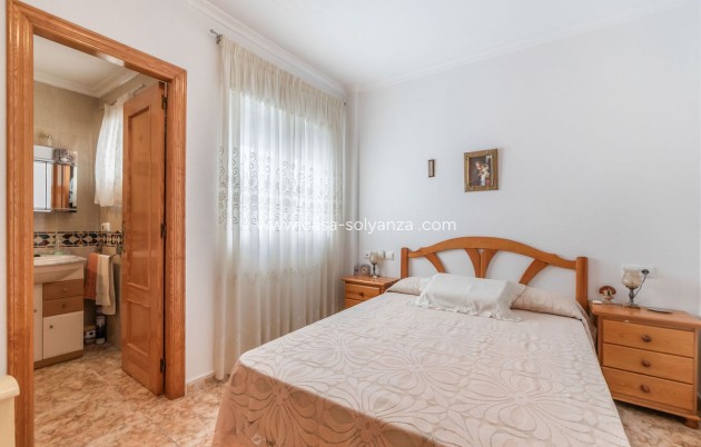 Resale - Apartment / flat - Torrevieja - Torrevieja Centro