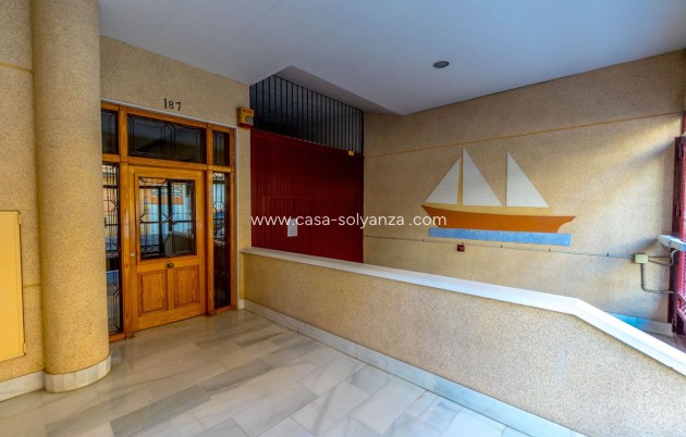 Resale - Apartment / flat - Torrevieja - Torrevieja Centro