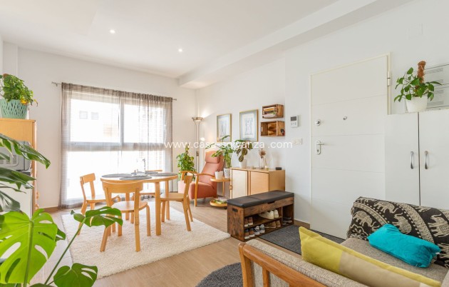 Resale - Apartment / flat - Torrevieja - Torrevieja Centro