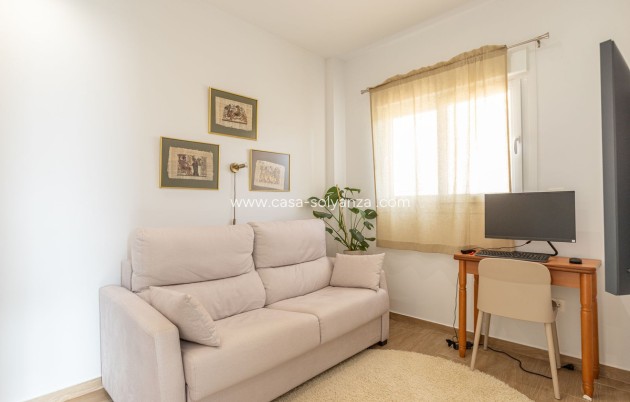 Resale - Apartment / flat - Torrevieja - Torrevieja Centro