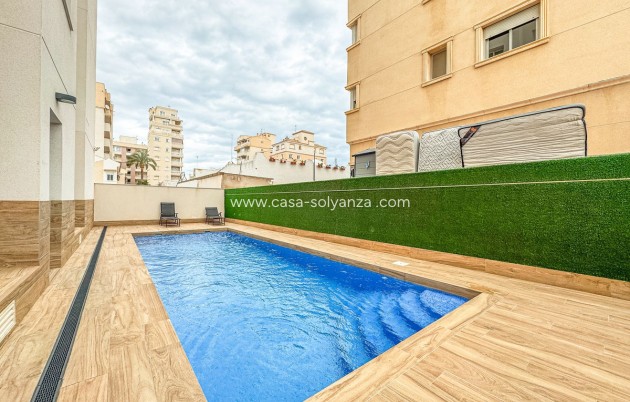 Resale - Apartment / flat - Torrevieja - Torrevieja Centro
