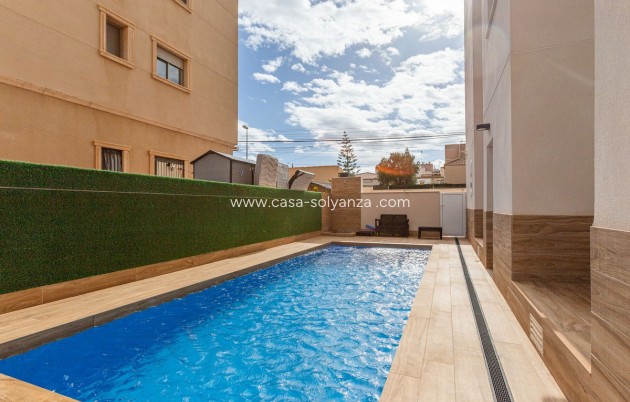 Resale - Apartment / flat - Torrevieja - Torrevieja Centro