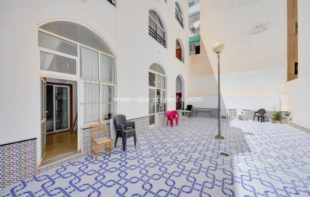 Resale - Apartment / flat - Torrevieja - Playa del Cura