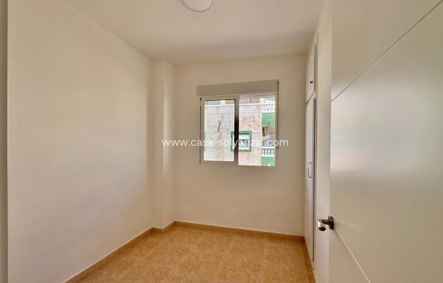 Resale - Apartment / flat - Torrevieja - Torrevieja Centro