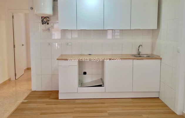 Resale - Apartment / flat - Torrevieja - Torrevieja Centro
