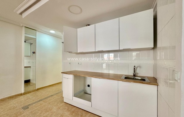 Resale - Apartment / flat - Torrevieja - Torrevieja Centro