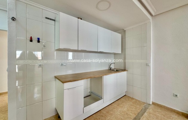 Resale - Apartment / flat - Torrevieja - Torrevieja Centro