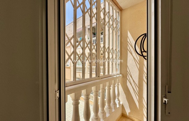 Resale - Apartment / flat - Torrevieja - Torrevieja Centro