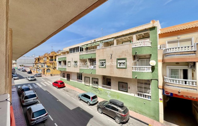 Resale - Apartment / flat - Torrevieja - Torrevieja Centro
